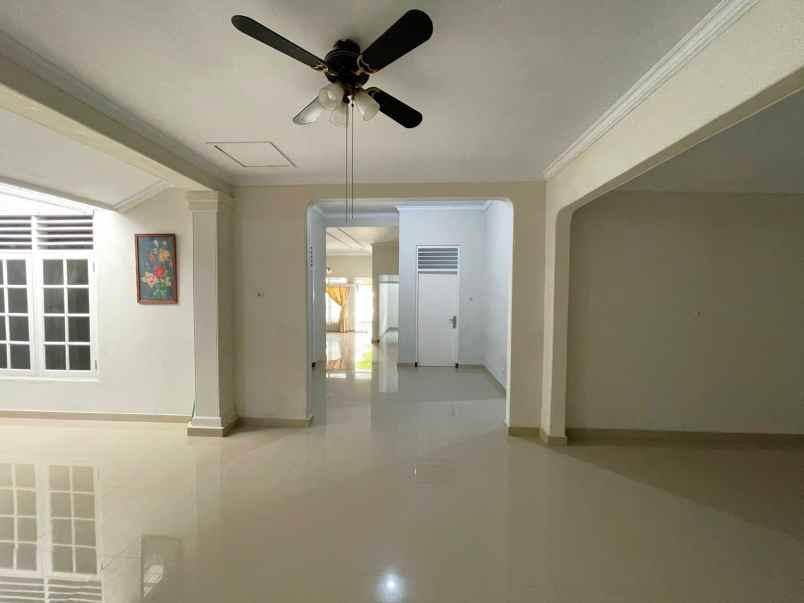 jl kelinkit 1 lantai uf ines