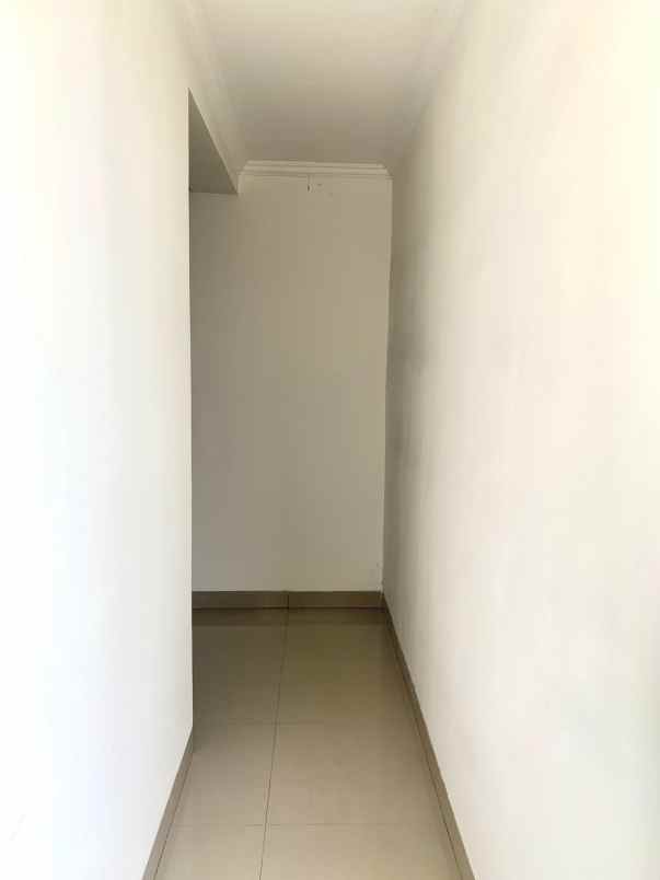 jual bu ruko 2 5 lantai di jl ciledug raya pertukangan
