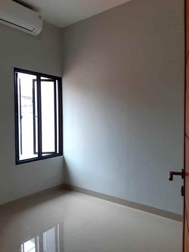 jual murah rumah 1 lantai di bambu apus jakarta timur