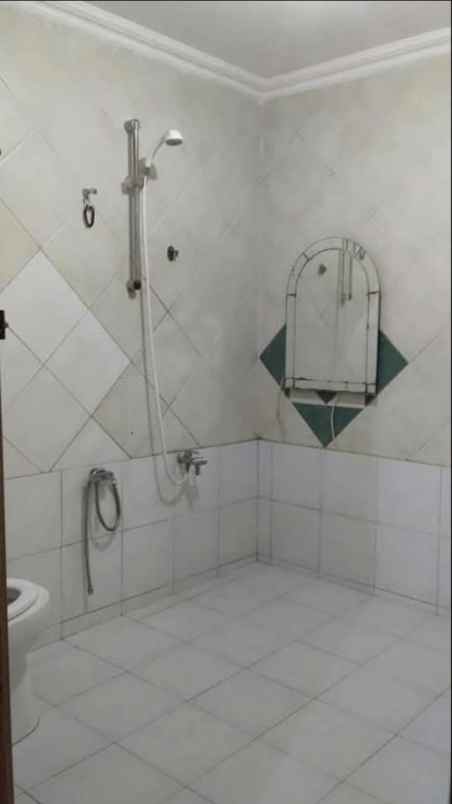 jual rumah komplek luas siap huni
