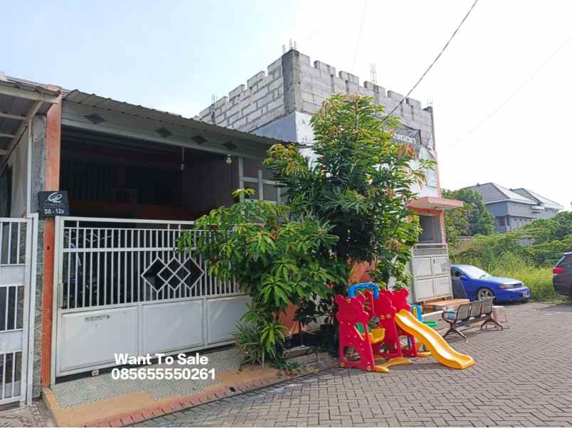 jual rumah pojok kelebihan tanah