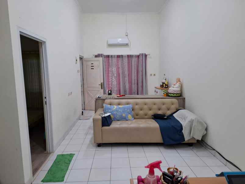 jual rumah semi furnished taman surya 3 jak bar