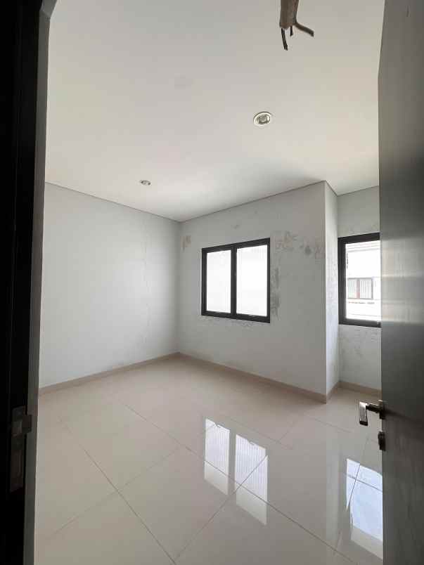 jual rumah siap huni di cimanggis golf estate