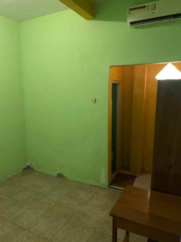 kost an aktiv dua lantai tengah kota