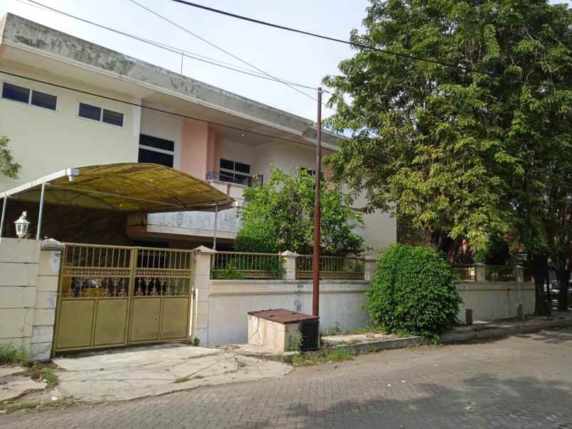 luas besar dijual rumah surabaya timur selangkah merr