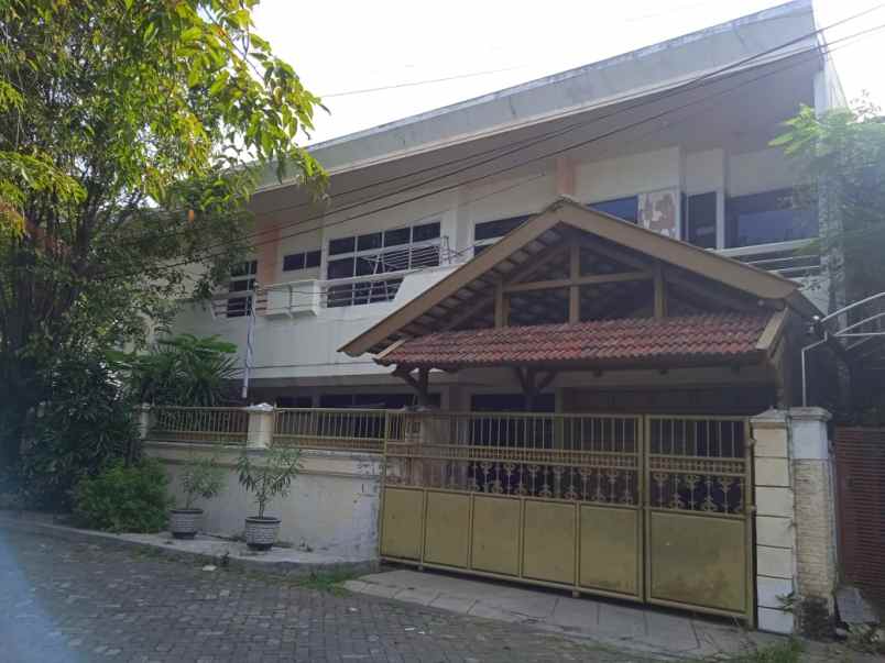luas besar dijual rumah surabaya timur selangkah merr