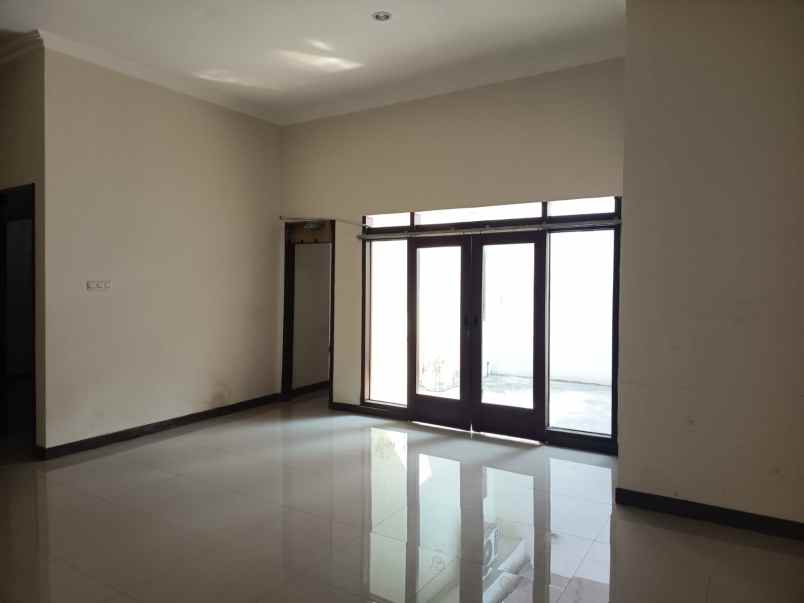manyar tirtoyoso rumah 1 lantai min sewa 1th