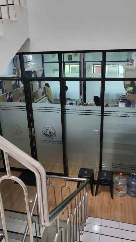 ruko 3 5 lantai lokasi strategis