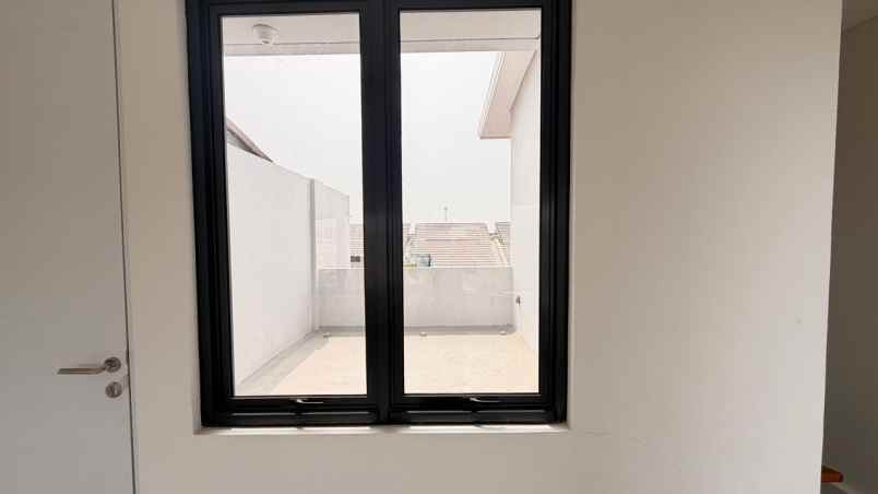 ruko 3 lantai gandeng lavanya harapan indah
