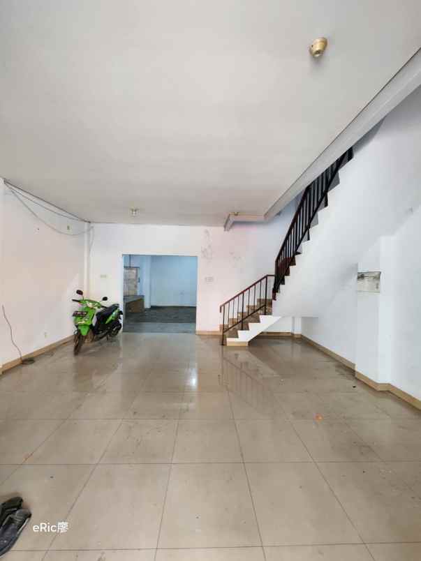 ruko bagus disewakan di arana harapan indah bekasi