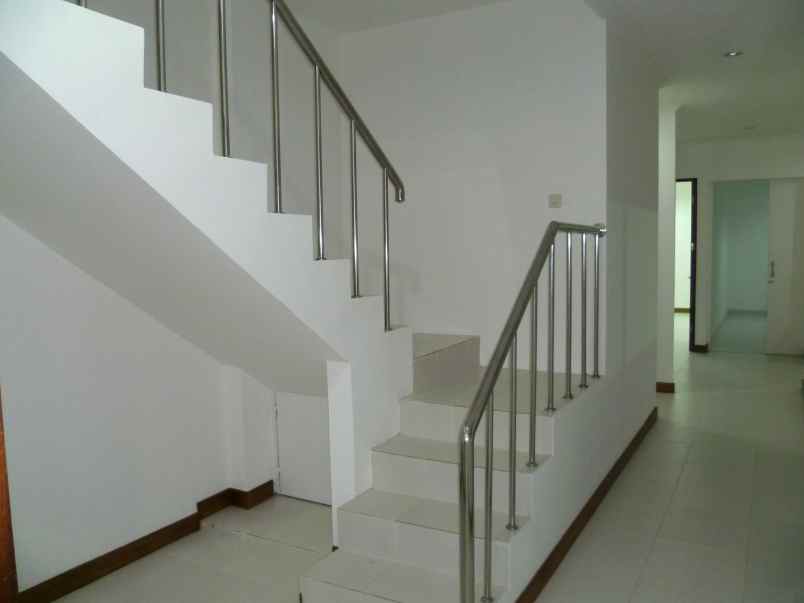 ruko hadap jalan 4lt 208m sawah besar jakarta pusat