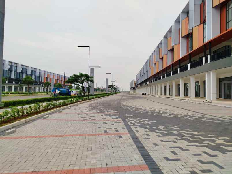 ruko hadap selatan di summarecon crown gading bekasi