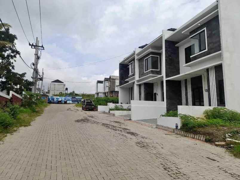 rumah 2 lantai 400 jutaan lokasi di lawang
