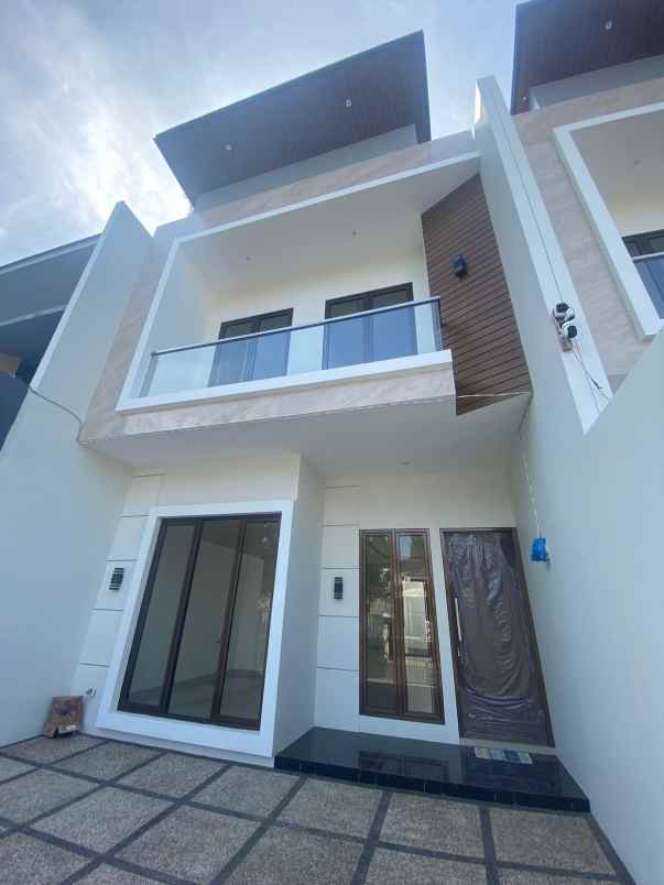 rumah 2 lantai baru gress selangkah dari merr