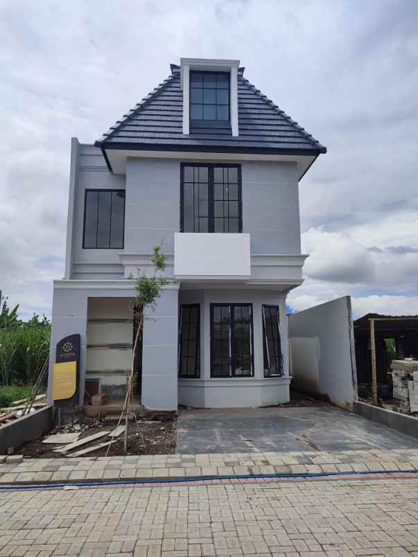 rumah 2 lantai dp ringan di kota malang
