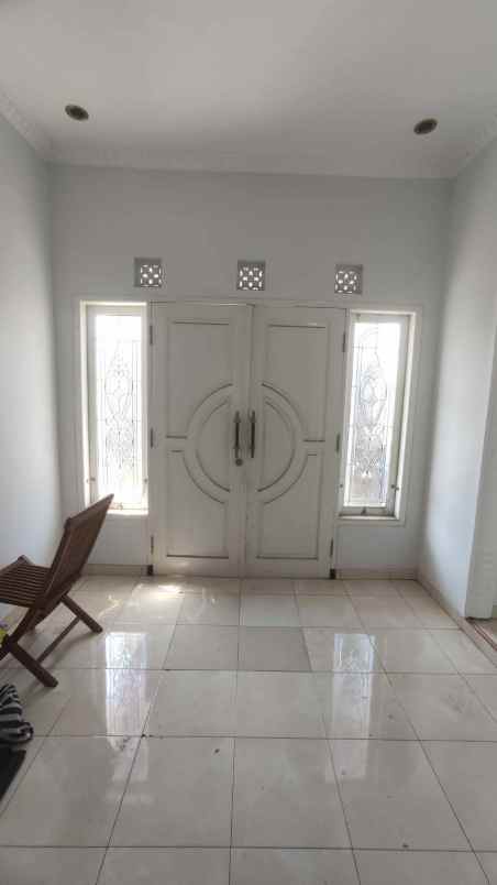 rumah 2 lantai lokasi di sigura gura kota malang