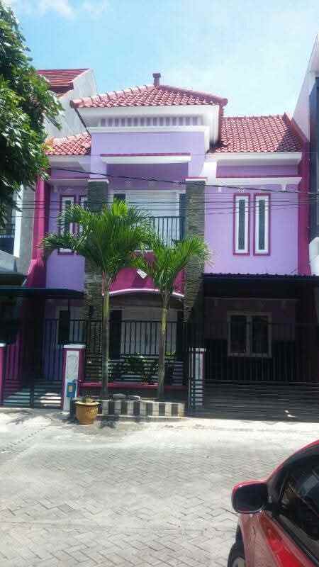 rumah 2 lantai lokasi di sigura gura kota malang