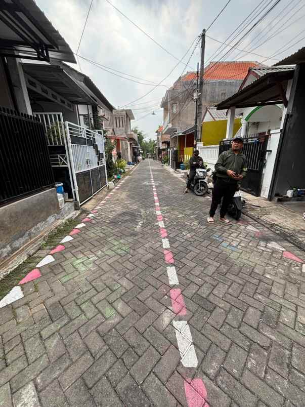 rumah 2 lantai lokasi perum bumi mondoroko