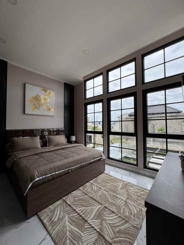 rumah 2 lantai mewah dan private dekat stasiun depok