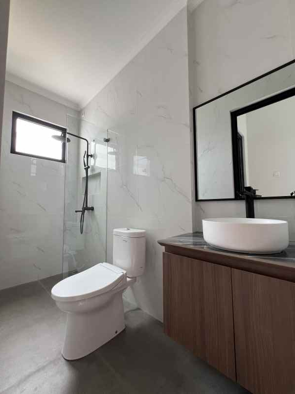 rumah 2 lantai mewah dan private dekat stasiun depok