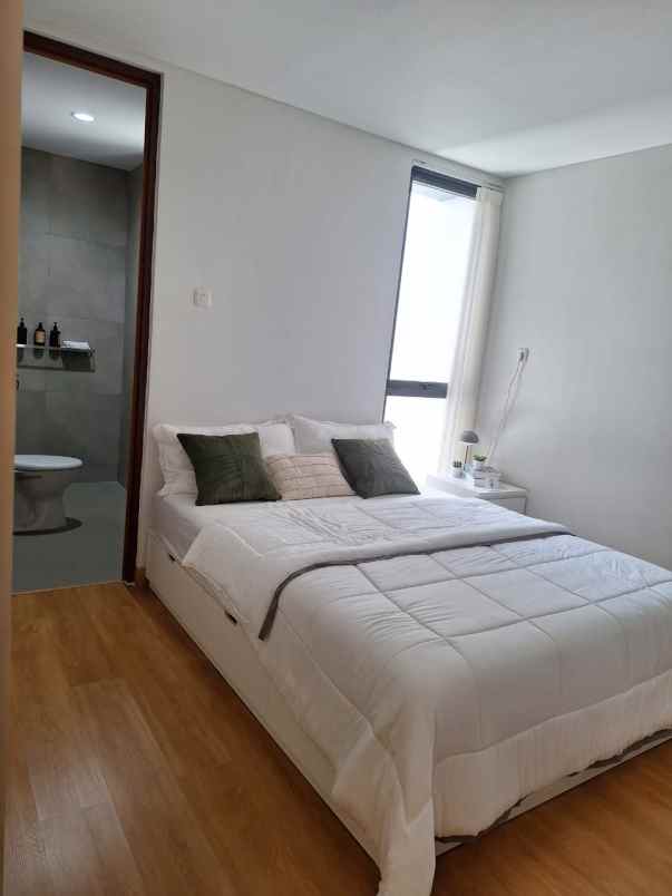 rumah 2 lantai tanpa dp dekat stasiun dan toll serpong