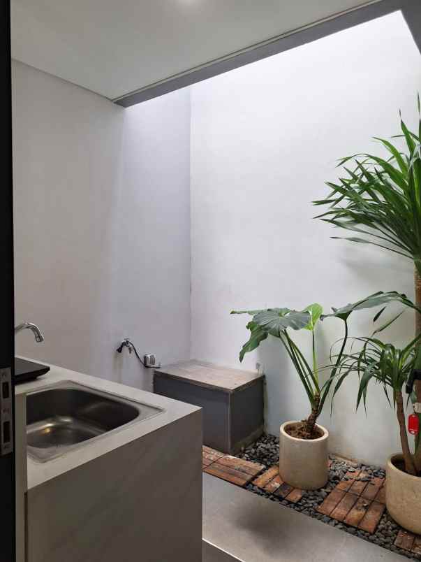 rumah 2 lantai tanpa dp dekat stasiun dan toll serpong