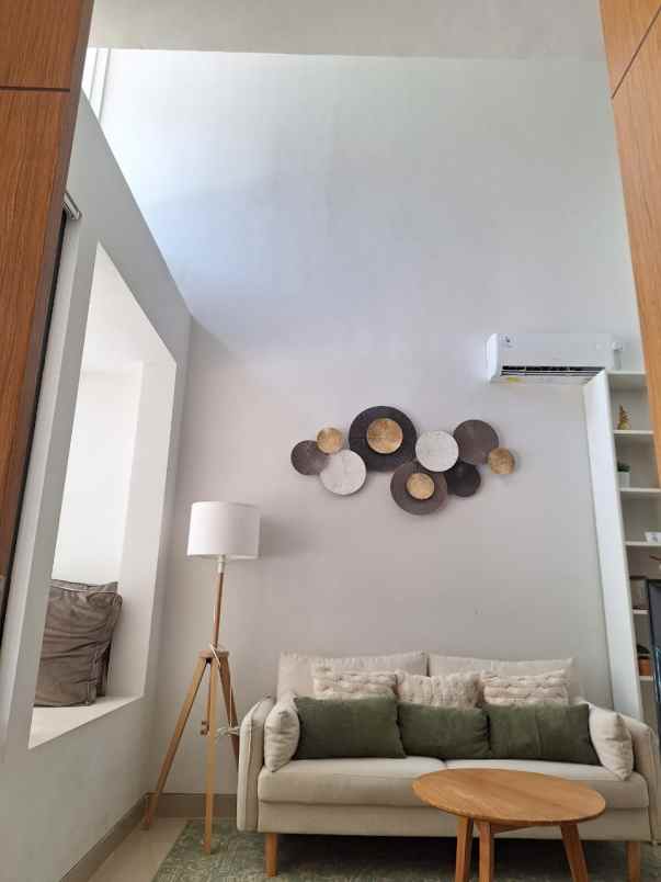 rumah 2 lantai tanpa dp dekat stasiun dan toll serpong