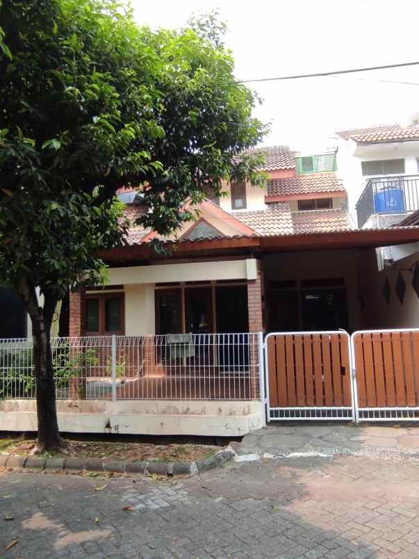 rumah 3 lantai komplek elit kemang pratama bekasi