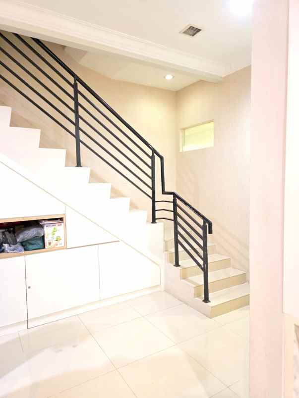 rumah 3lantai di sunter jakarta utara
