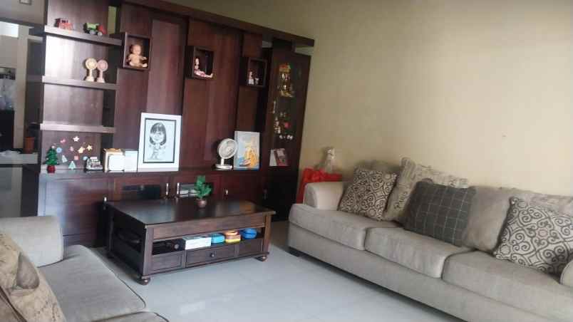 rumah bagus siap huni sambiroto dekat rswn fatmawati