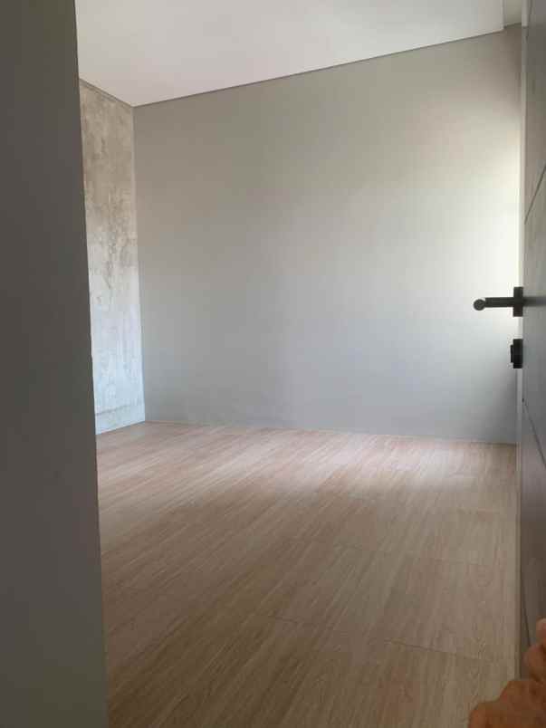 rumah baru 2 lantai industrial di cisaranten