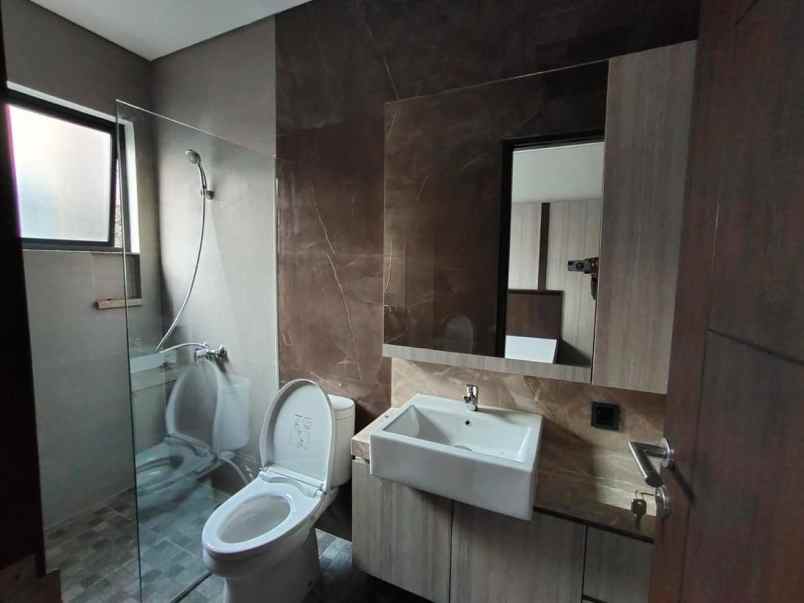 rumah baru 2 lantai siap huni di pasteur dekat tol