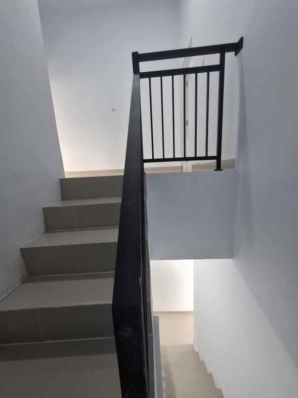 rumah baru non cluster di jatiwaringin bekasi