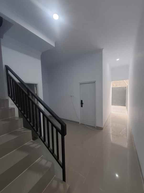 rumah baru non cluster di jatiwaringin bekasi