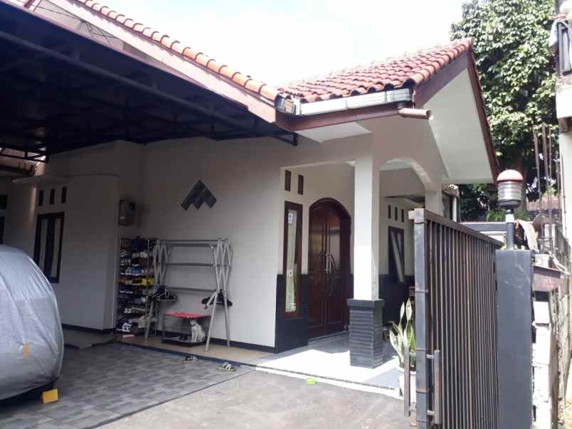 rumah cantik 1 lt 1 3 m di beji tanah baru depok