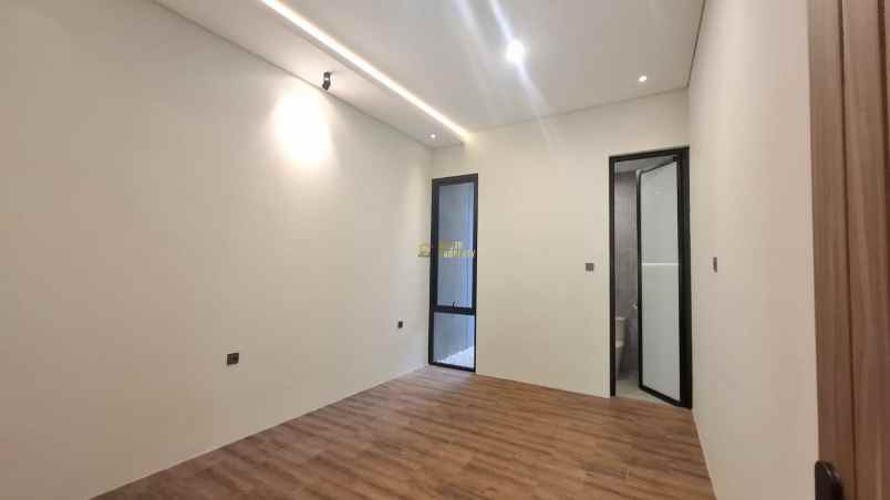 rumah cantik dengan akses mudah di sleman timur