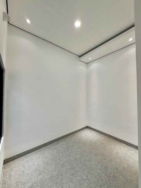 rumah cantik siap huni di jagakarsa jakarta selatan