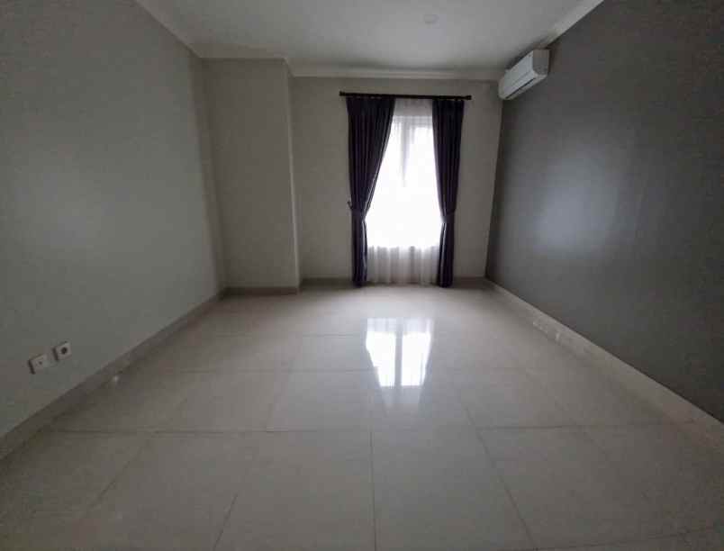 rumah dalam cluster exclusive di kebagusan