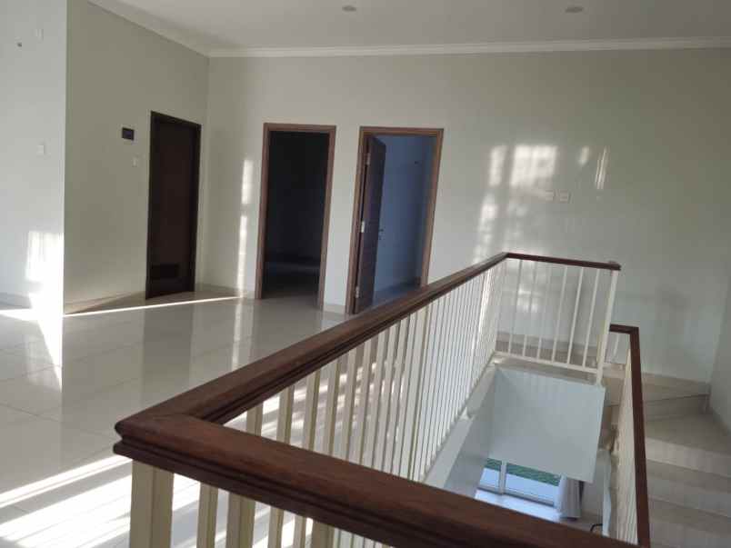 rumah dalam cluster exclusive di kebagusan