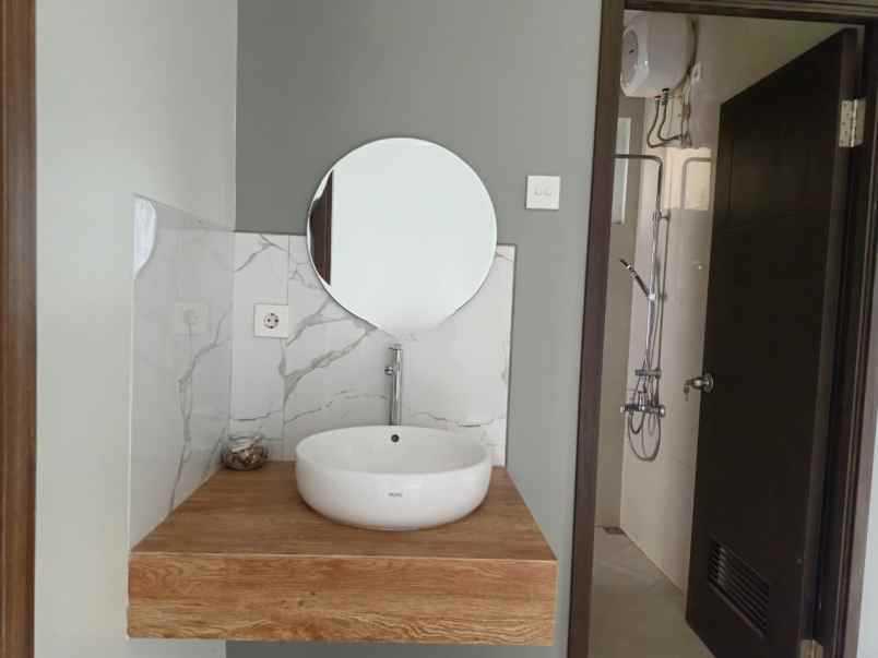rumah dalam cluster exclusive di kebagusan