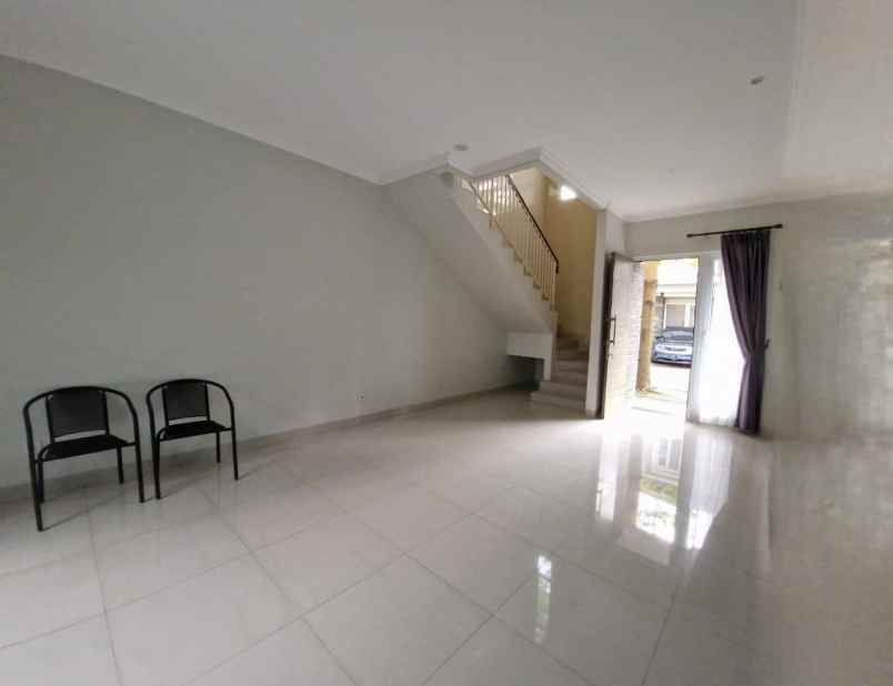 rumah dalam cluster exclusive di kebagusan