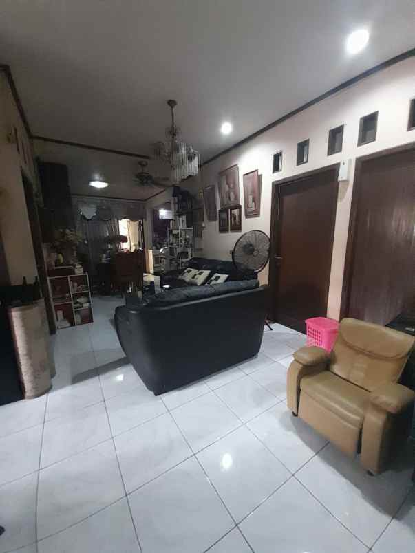 rumah dalam komplek di pulogebang jaktim
