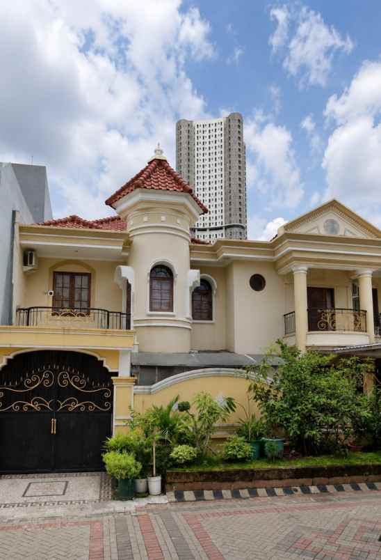 rumah dharmahusada mas surabaya