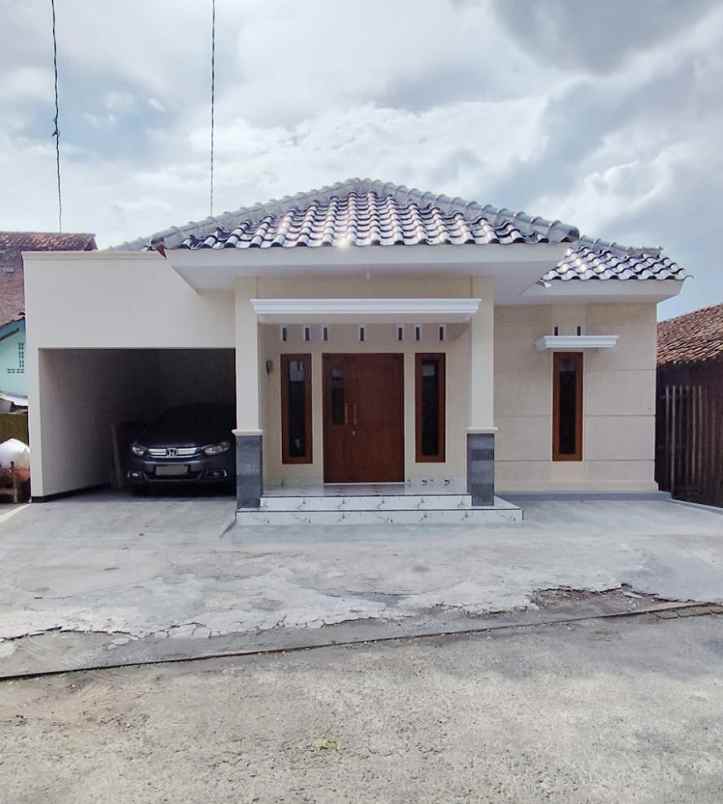 rumah dijual di kota magelang dekat alun alun magelang