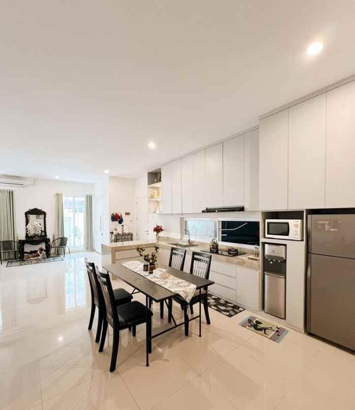 rumah dijual tenggilis joyo surabaya timur siap huni