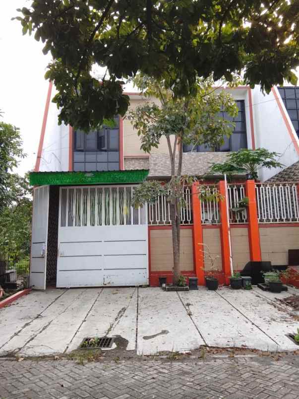 rumah gayungsari hadap timur