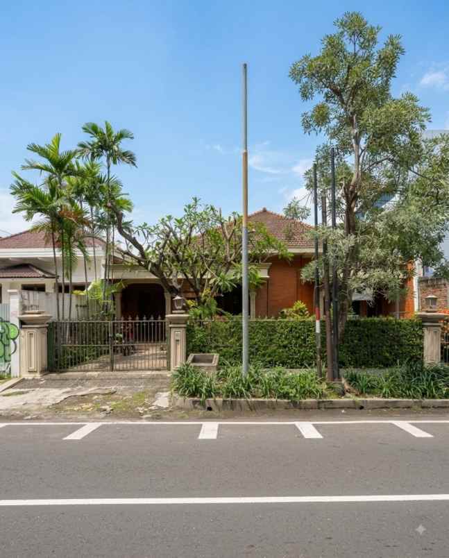 rumah jalan diponegoro strategis nol jalan raya
