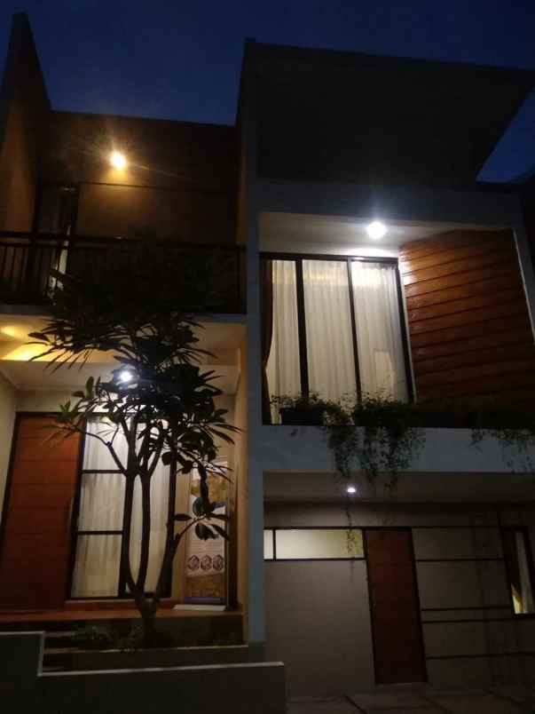 rumah jalan eretan balekambang