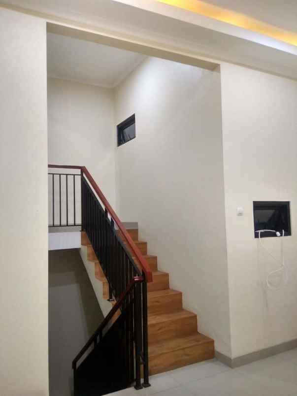 rumah jalan eretan balekambang