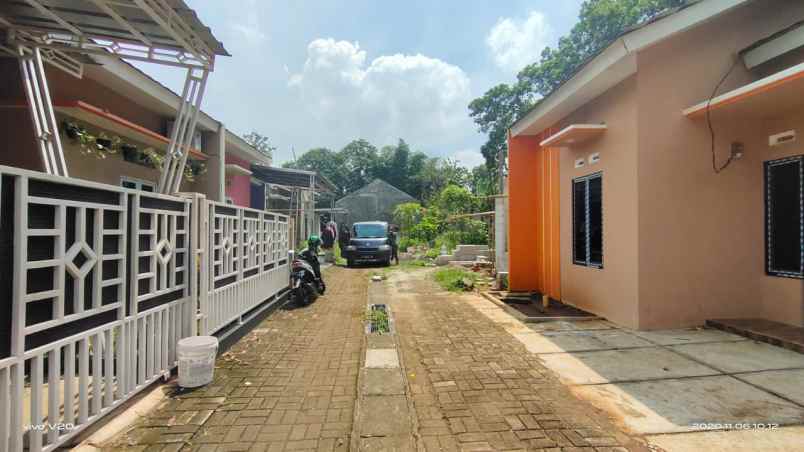 rumah jalan raya ragajaya